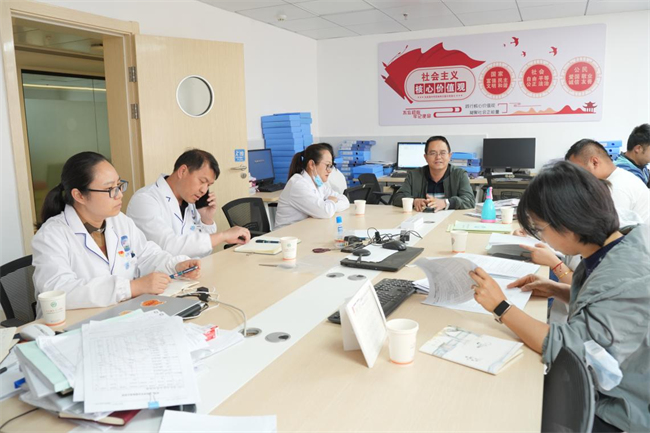 区卫健局检查组到我院开展实验室生物安全检查